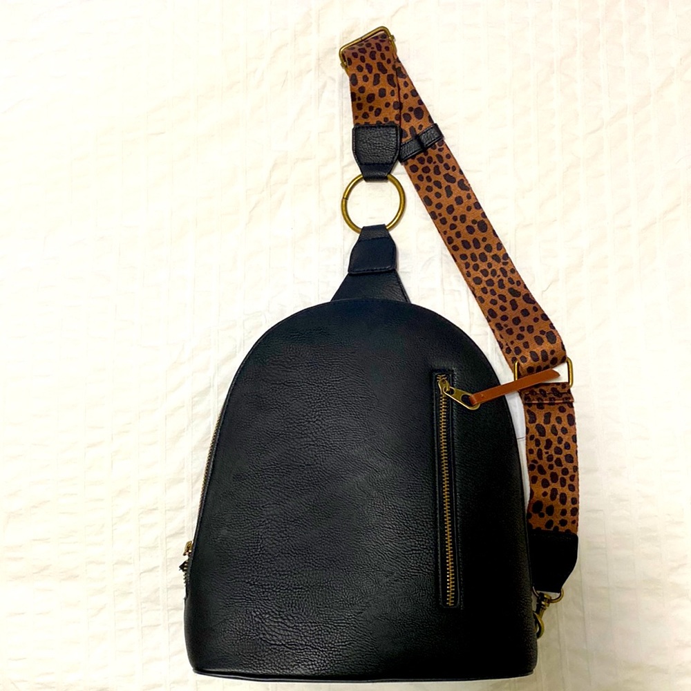 Universal Thread crossbody backpack